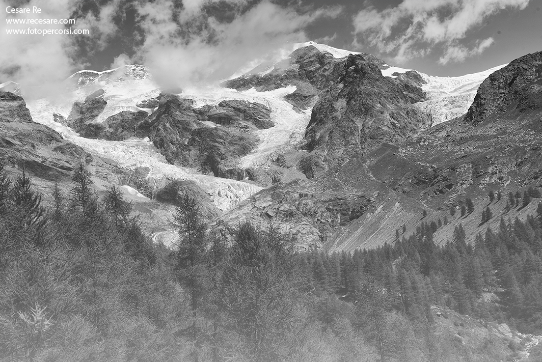 Monte-Rosa- fotografato-in-bianco-e-nero