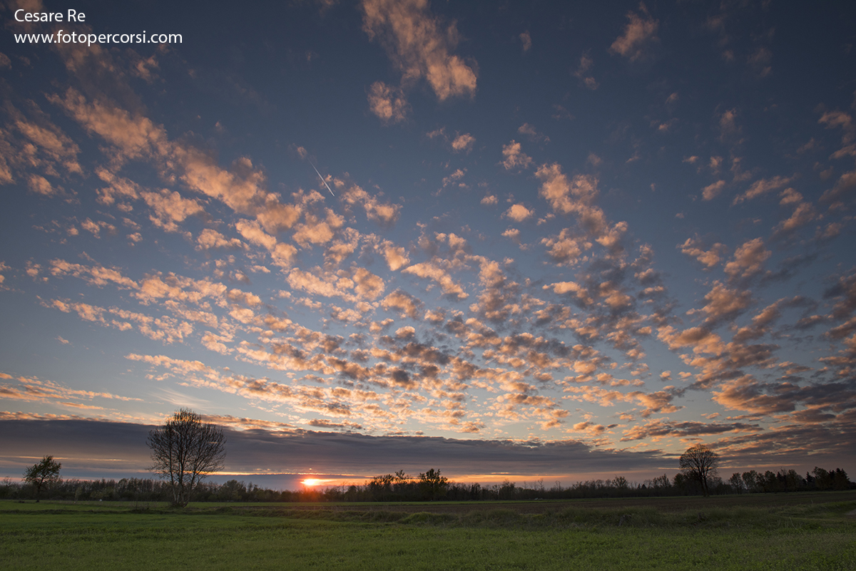 Cielo nuvoloso al tramonto, con filtri GND